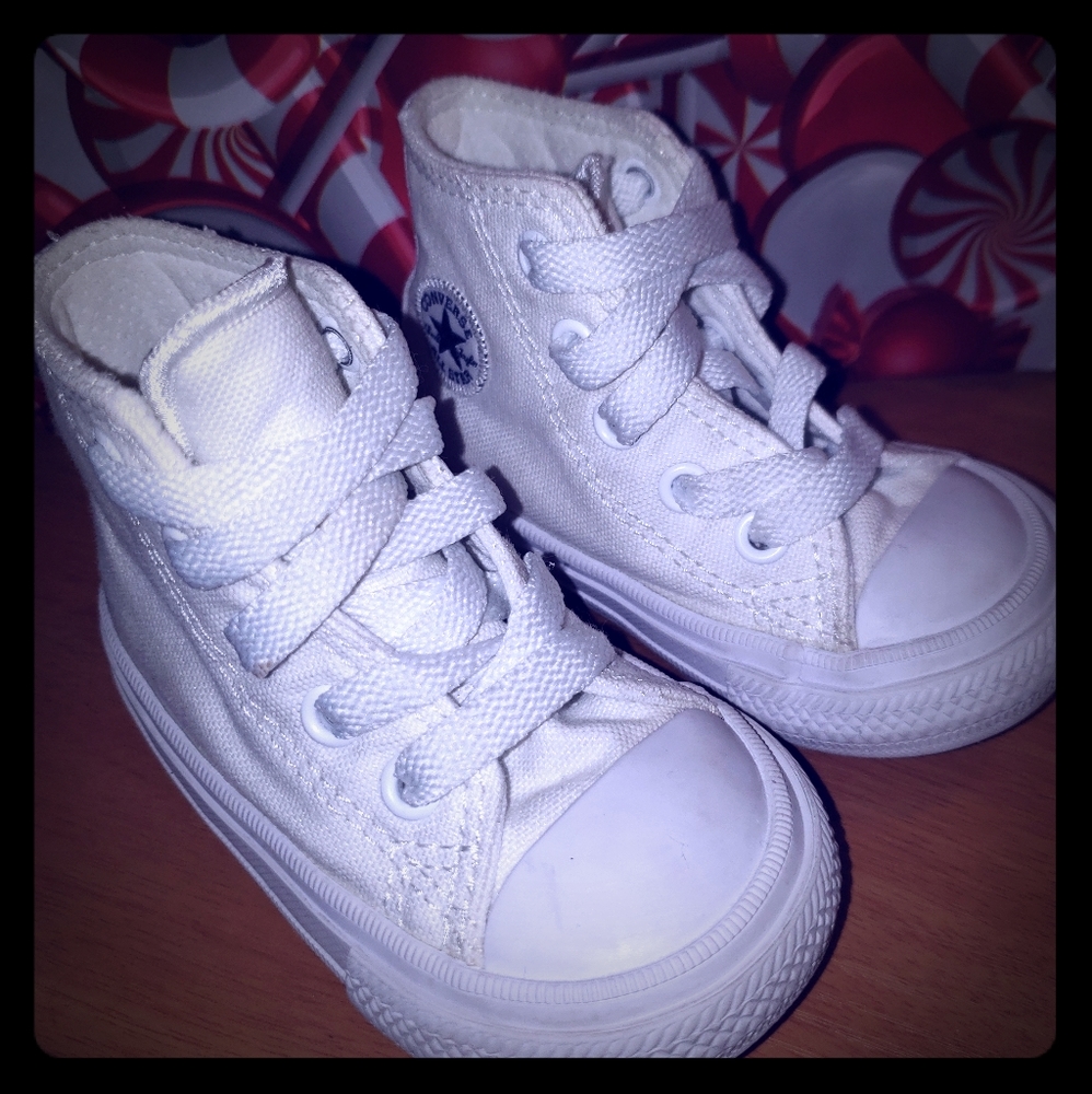 Converse size 4 toddler shoes
